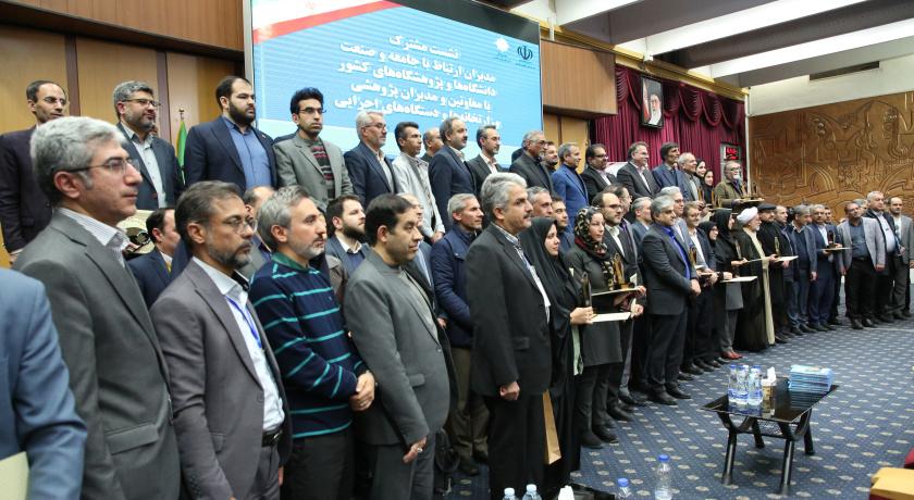 انتخاب طرح پژوهشی دانشگاه به عنوان طرح برگزیده صنعتی کشور در سال ۱۴۰۴